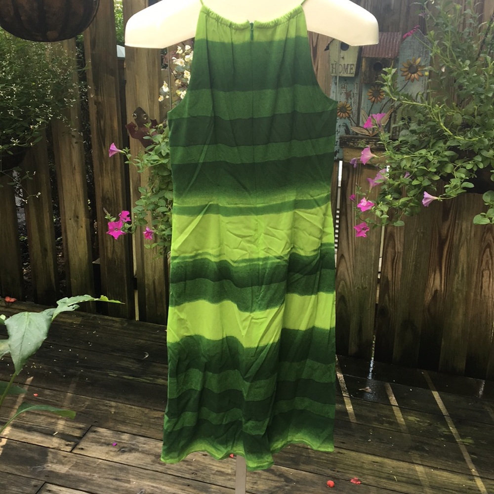 Cute green summer dress! - Picture 3 of 4